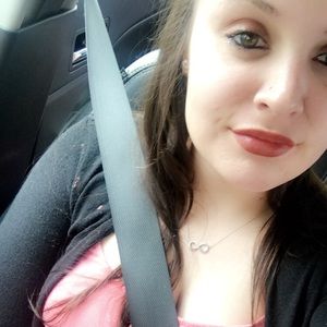 Meet your Posher, Casey